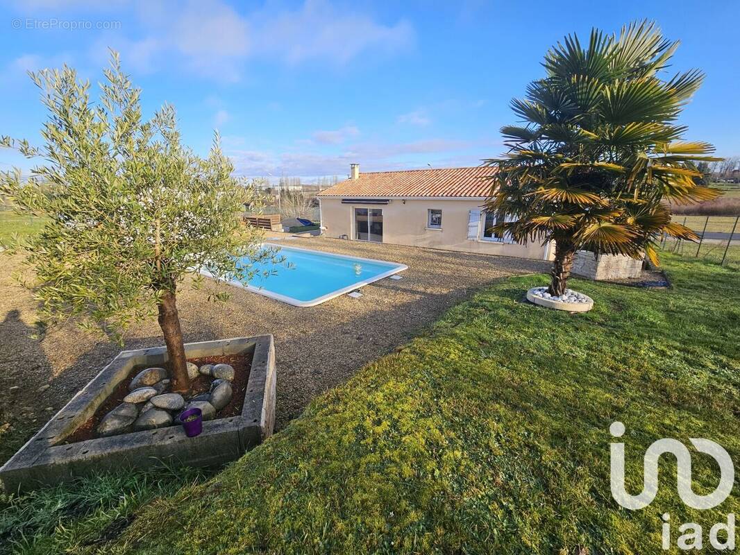 Photo 1 - Maison à SOYAUX