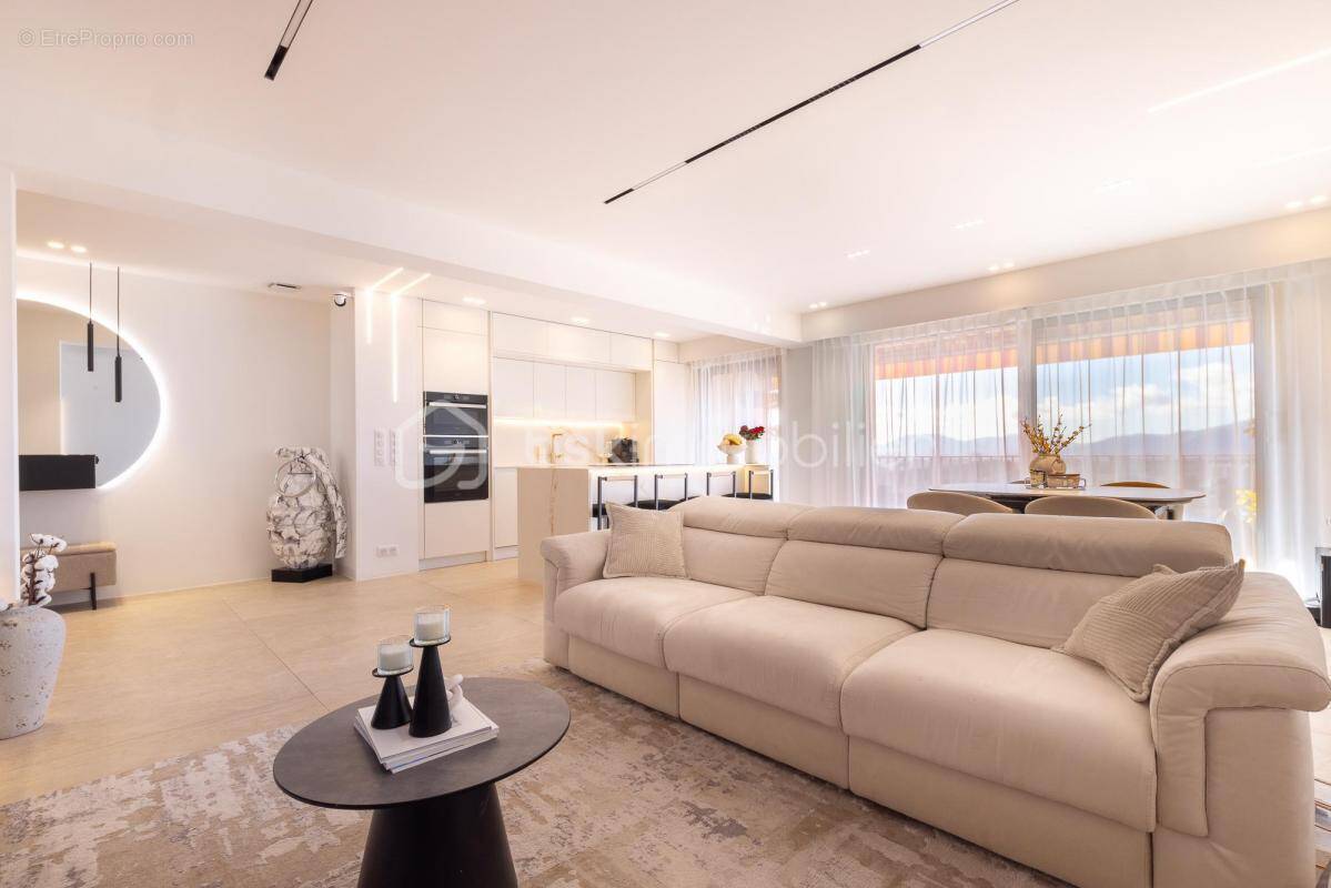 Appartement à LE CANNET