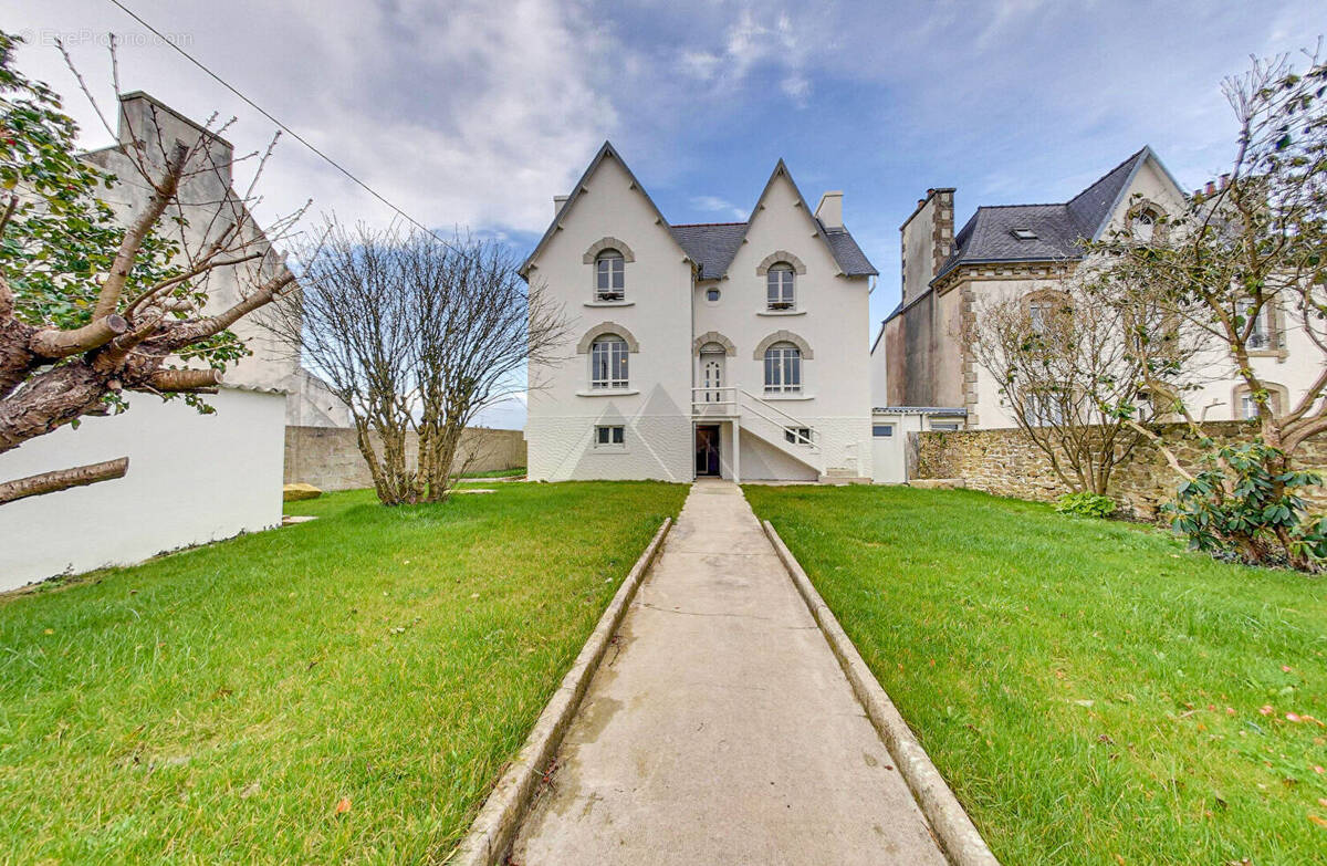 Maison à PLOUHINEC