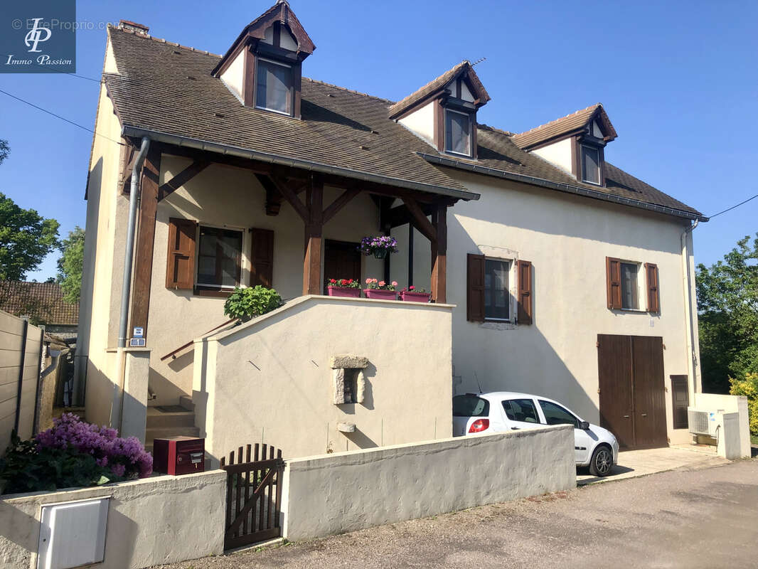Maison à CORPEAU