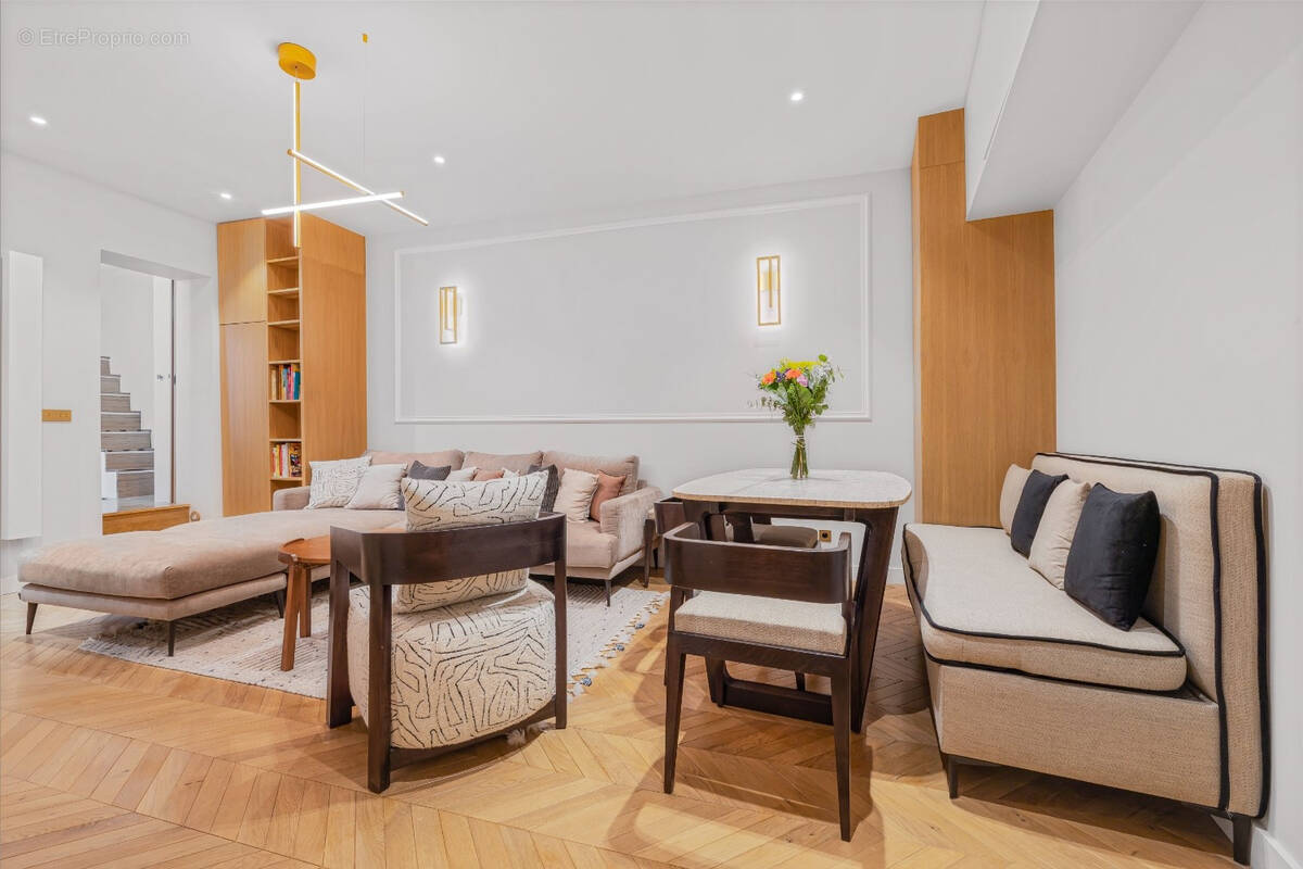 Appartement à PARIS-2E