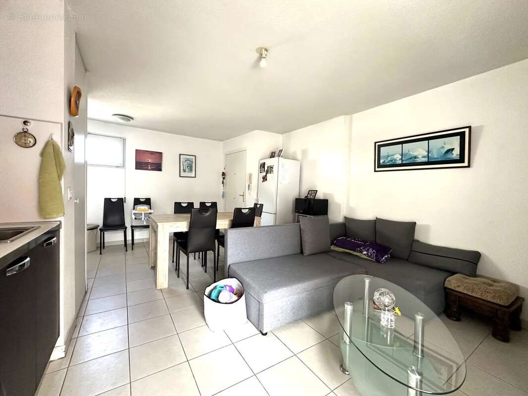 Appartement à SAINT-LAURENT-DU-VAR