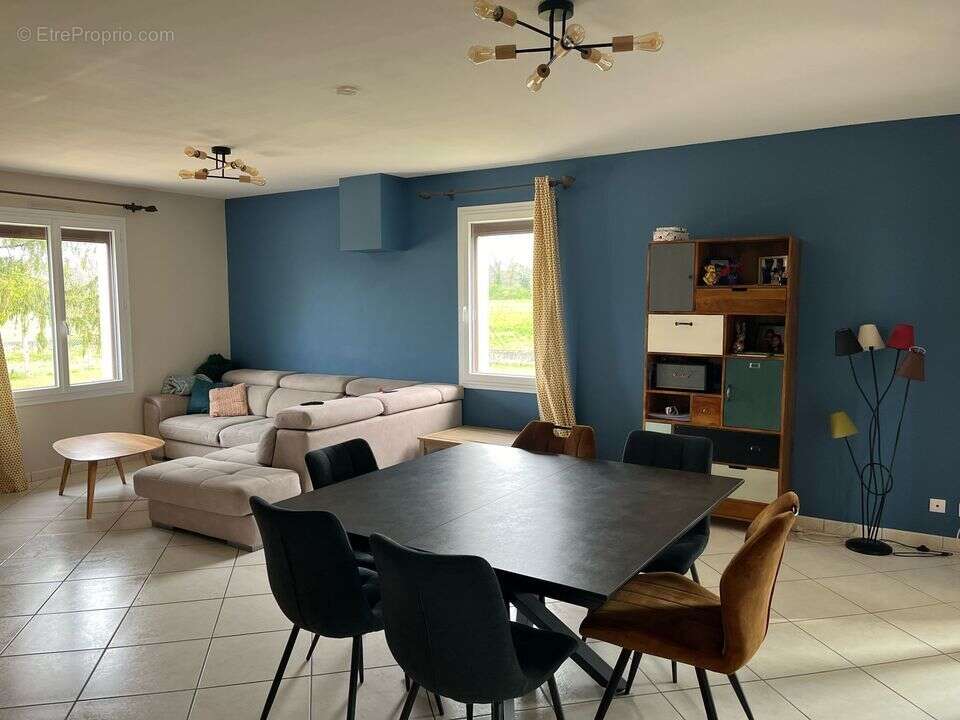 Maison à CHATEAUNEUF-SUR-ISERE