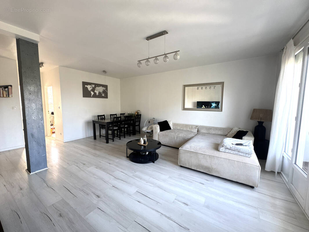 Appartement à SAINT-ETIENNE