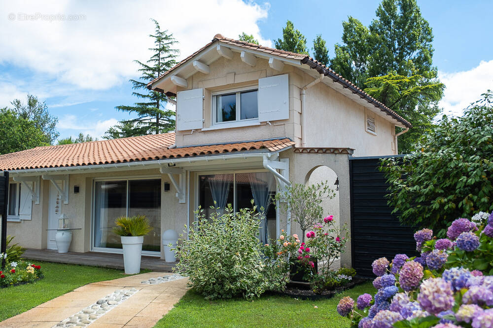 Maison à MERIGNAC