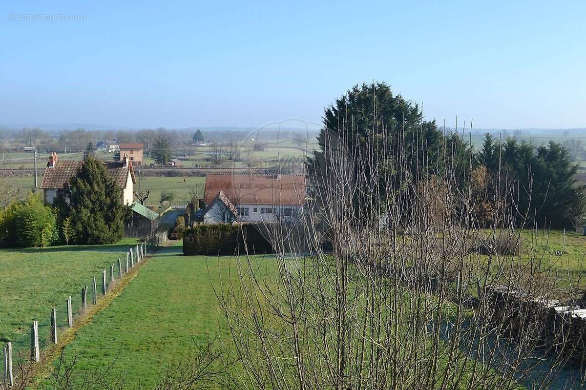Appartement à CERCY-LA-TOUR