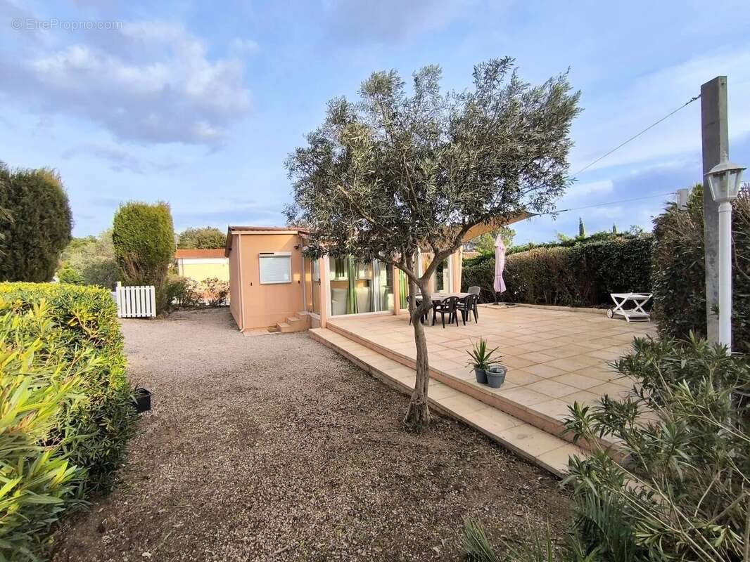 Maison à ROQUEBRUNE-SUR-ARGENS
