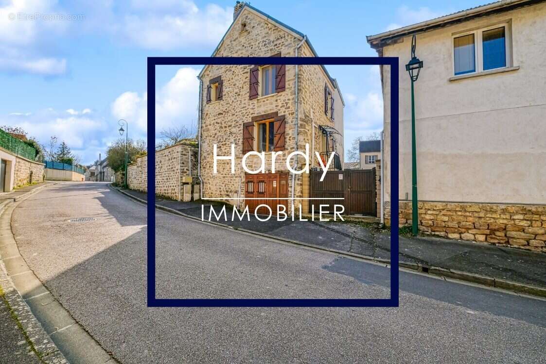 Maison à ENNERY