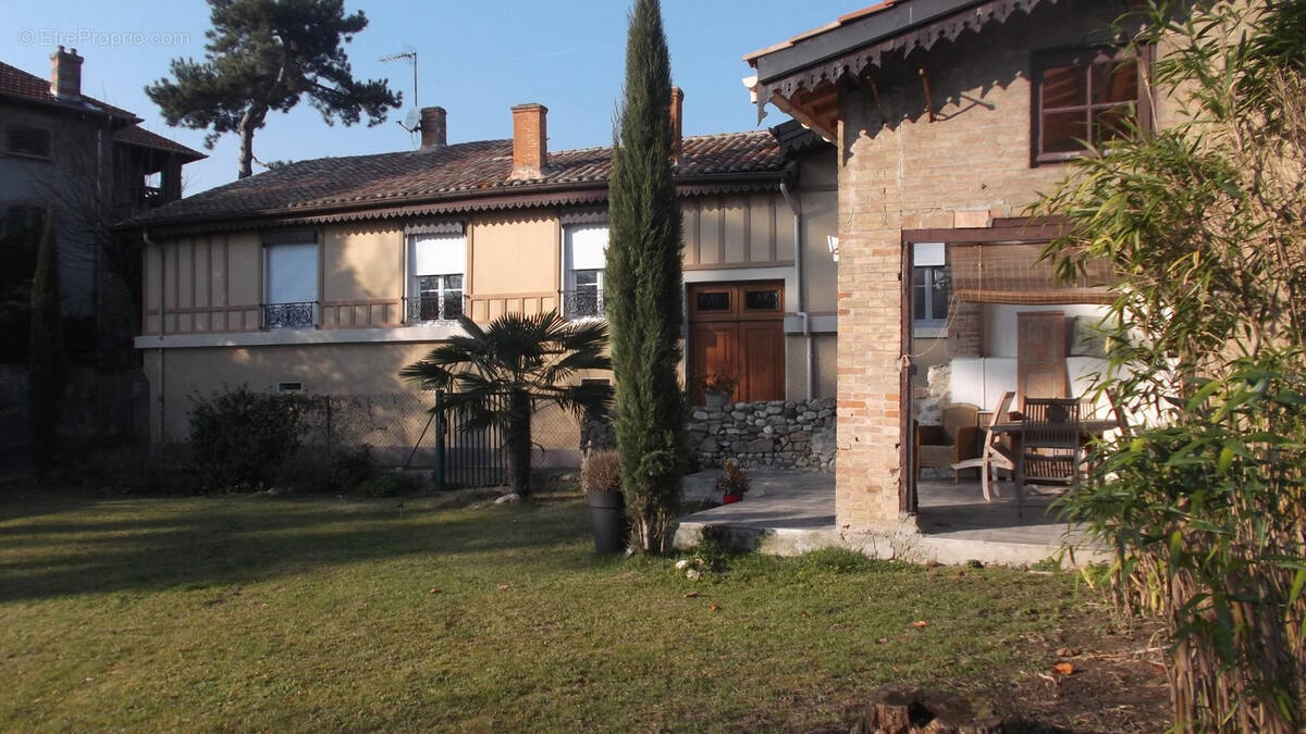 Maison à CONDRIEU