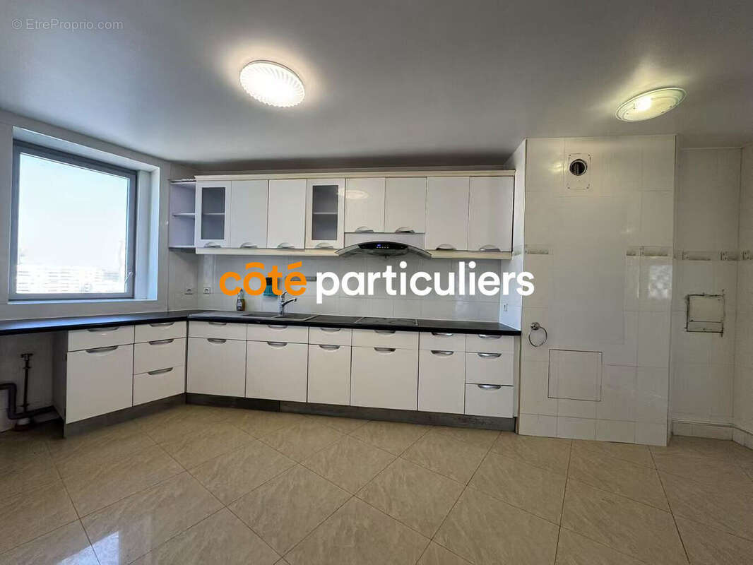 Appartement à PARIS-19E