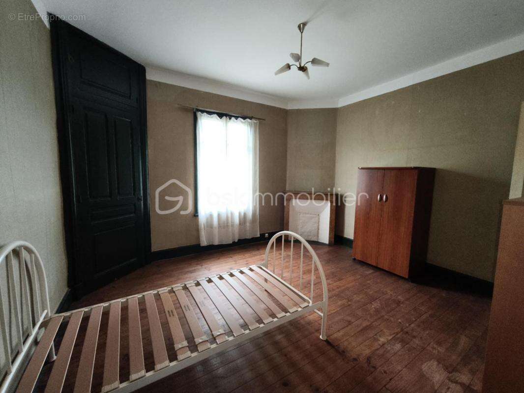 Maison à NOIRETABLE
