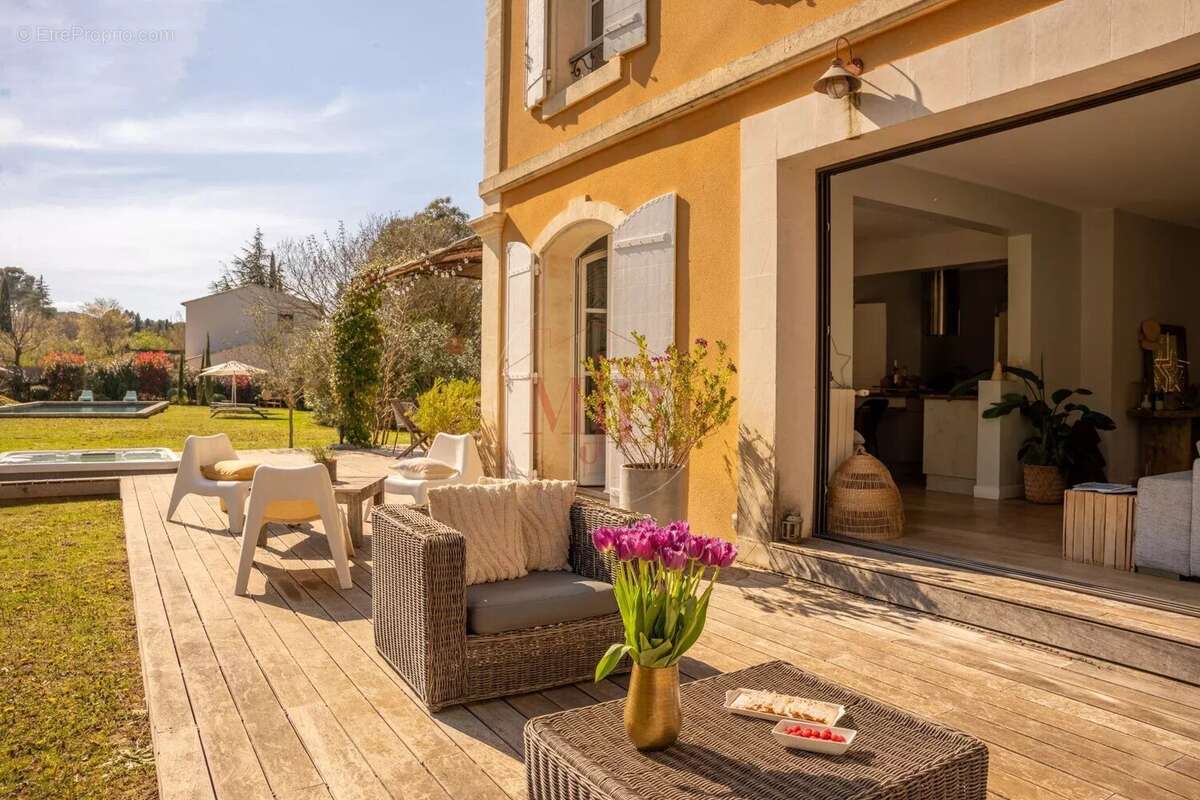 Maison à MAS-BLANC-DES-ALPILLES