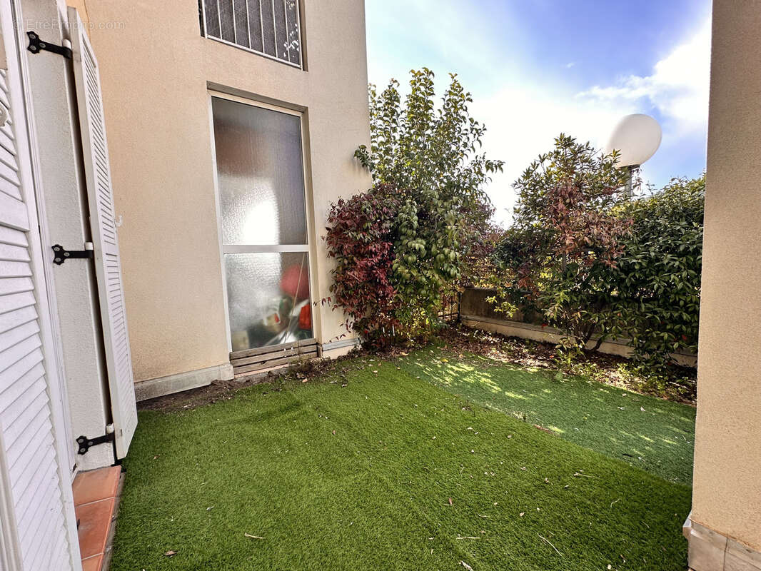 Appartement à EZE