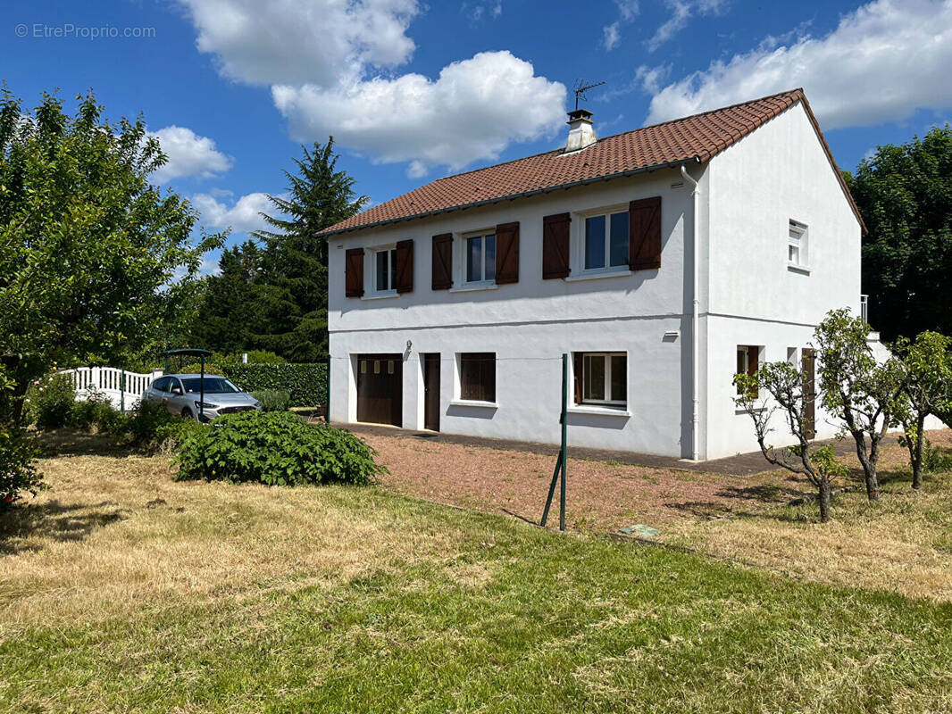 Maison à LIGUGE