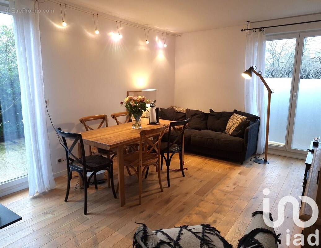 Photo 1 - Appartement à SAINTE-GENEVIEVE-DES-BOIS