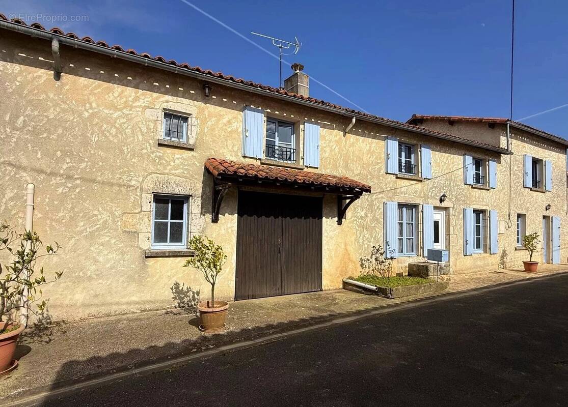 Maison à TAIZE-AIZIE