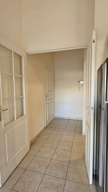 Appartement à SAINT-LAURENT-DU-VAR