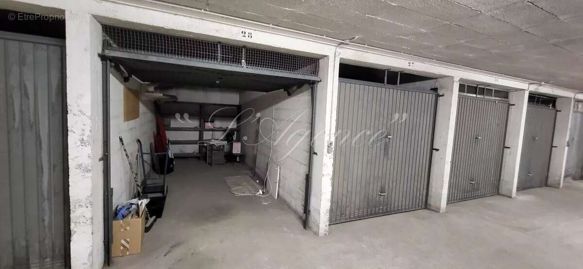 Parking à ANTIBES