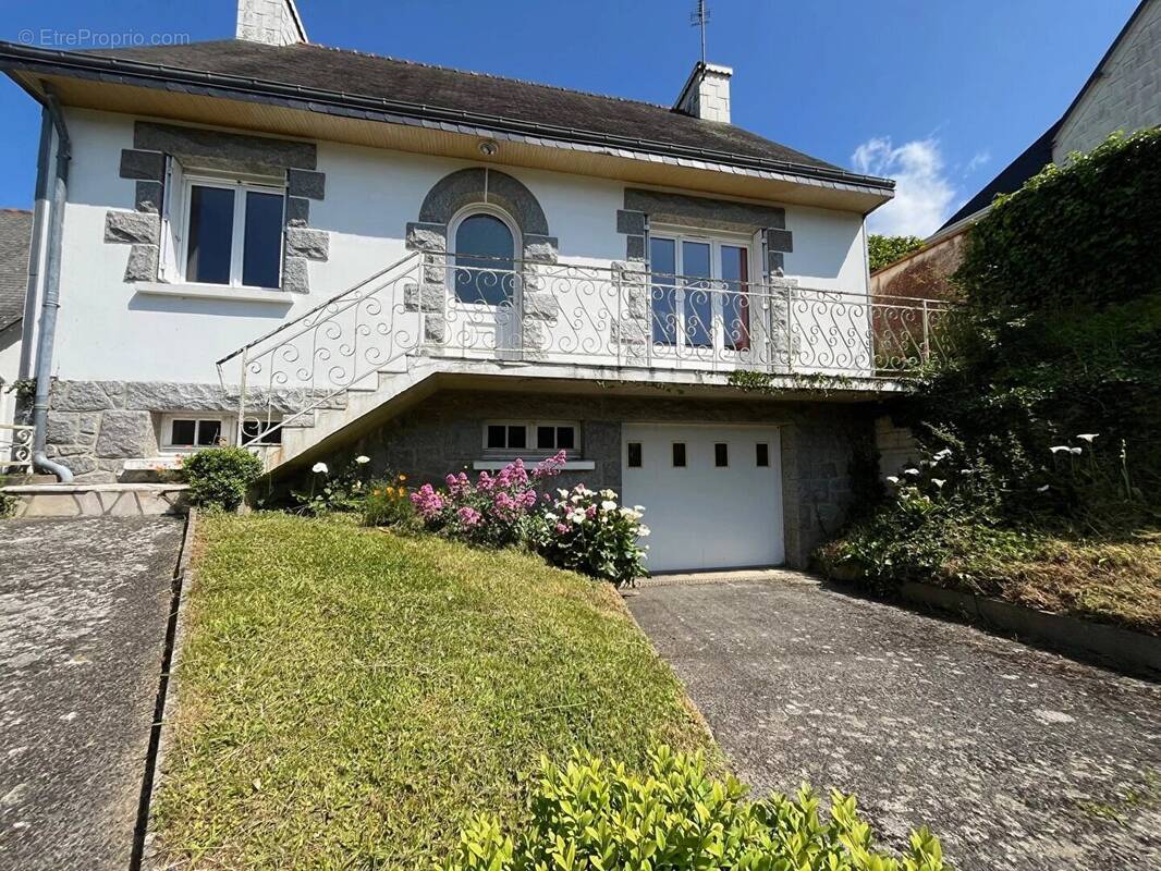 Maison à QUINTIN