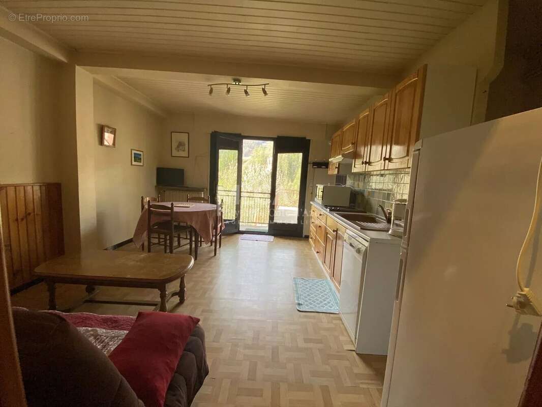 Appartement à SAINT-ETIENNE-DE-TINEE