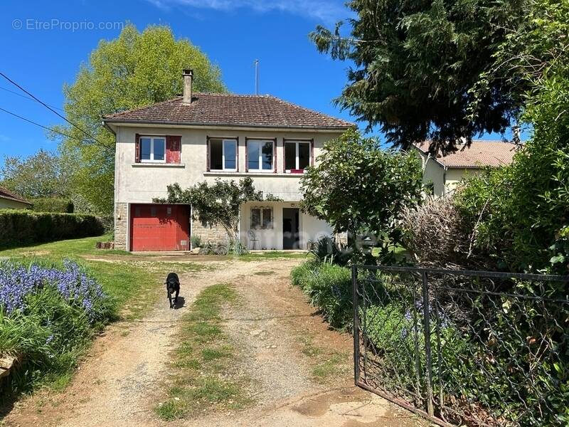 Maison à LANOUAILLE