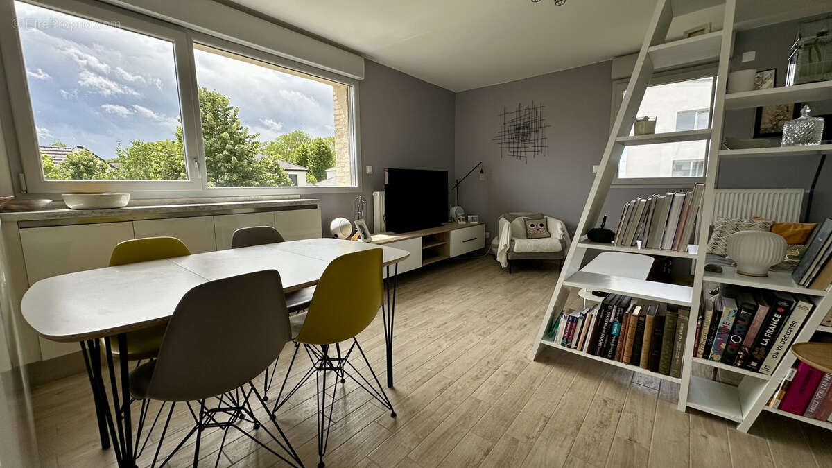 Appartement à BEZANNES