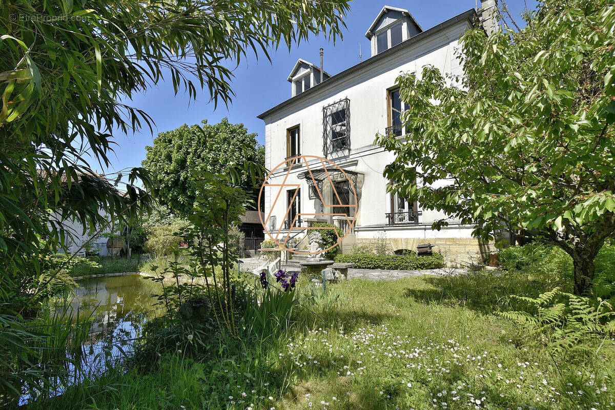 Maison à SAINT-MAUR-DES-FOSSES