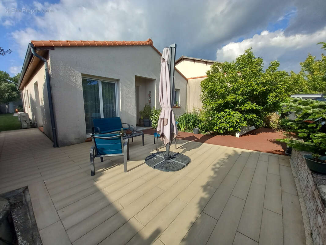 Maison à MONDONVILLE