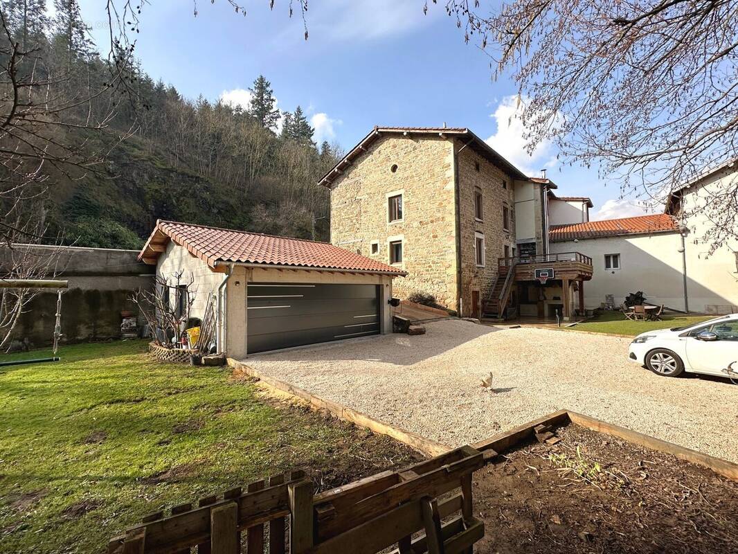 Maison à BEAUJEU