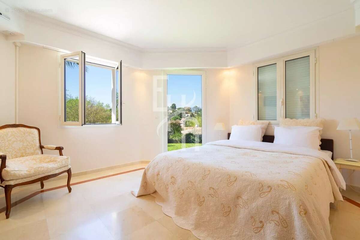 Maison à MOUGINS