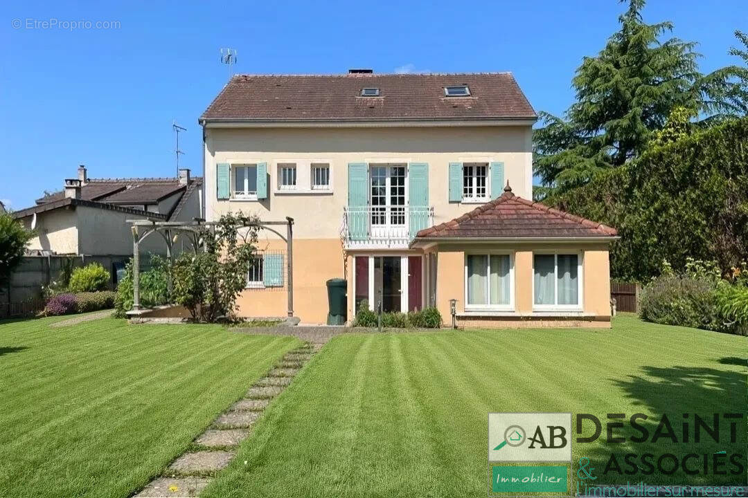 Maison à COUILLY-PONT-AUX-DAMES