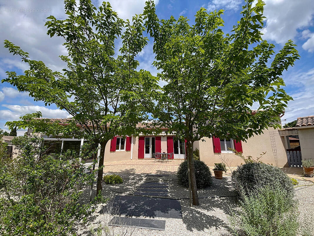 Maison à MORIERES-LES-AVIGNON