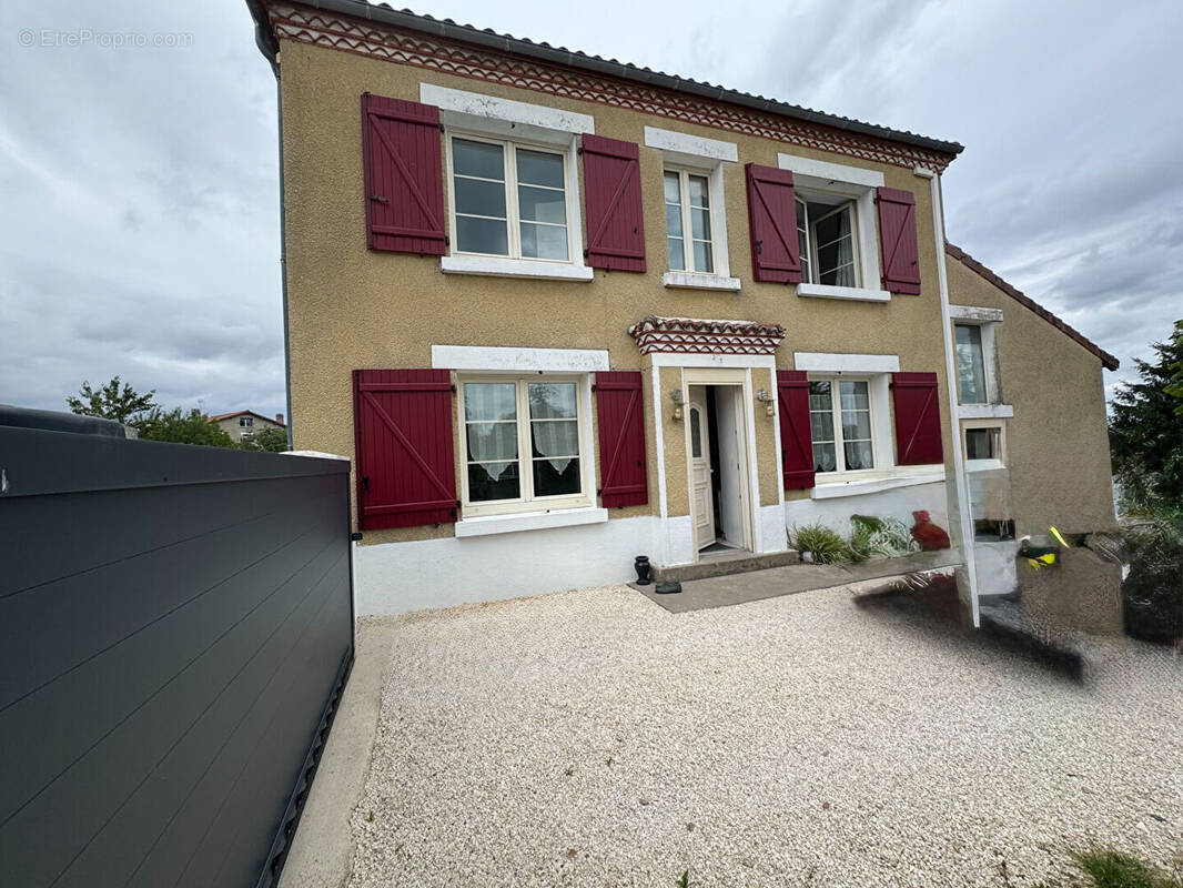 Maison à COGNAC-LA-FORET