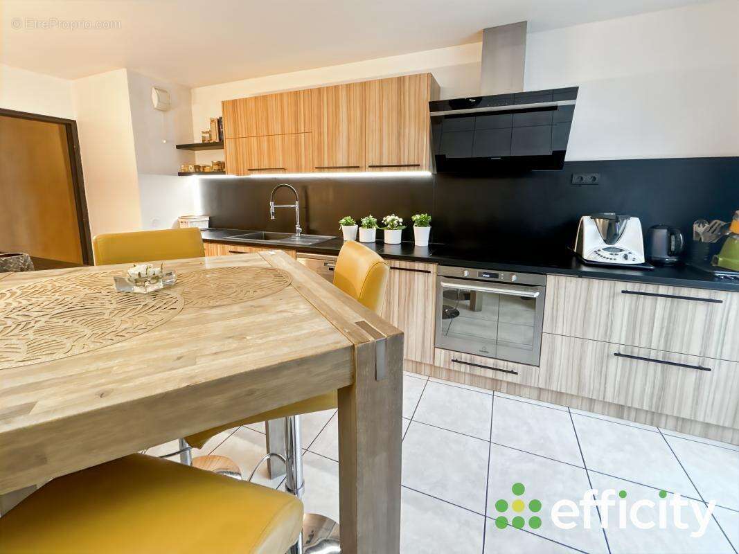 Appartement à TASSIN-LA-DEMI-LUNE