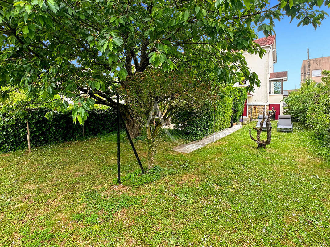 Maison à MORANGIS