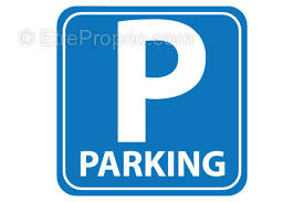 Parking à PARIS-18E