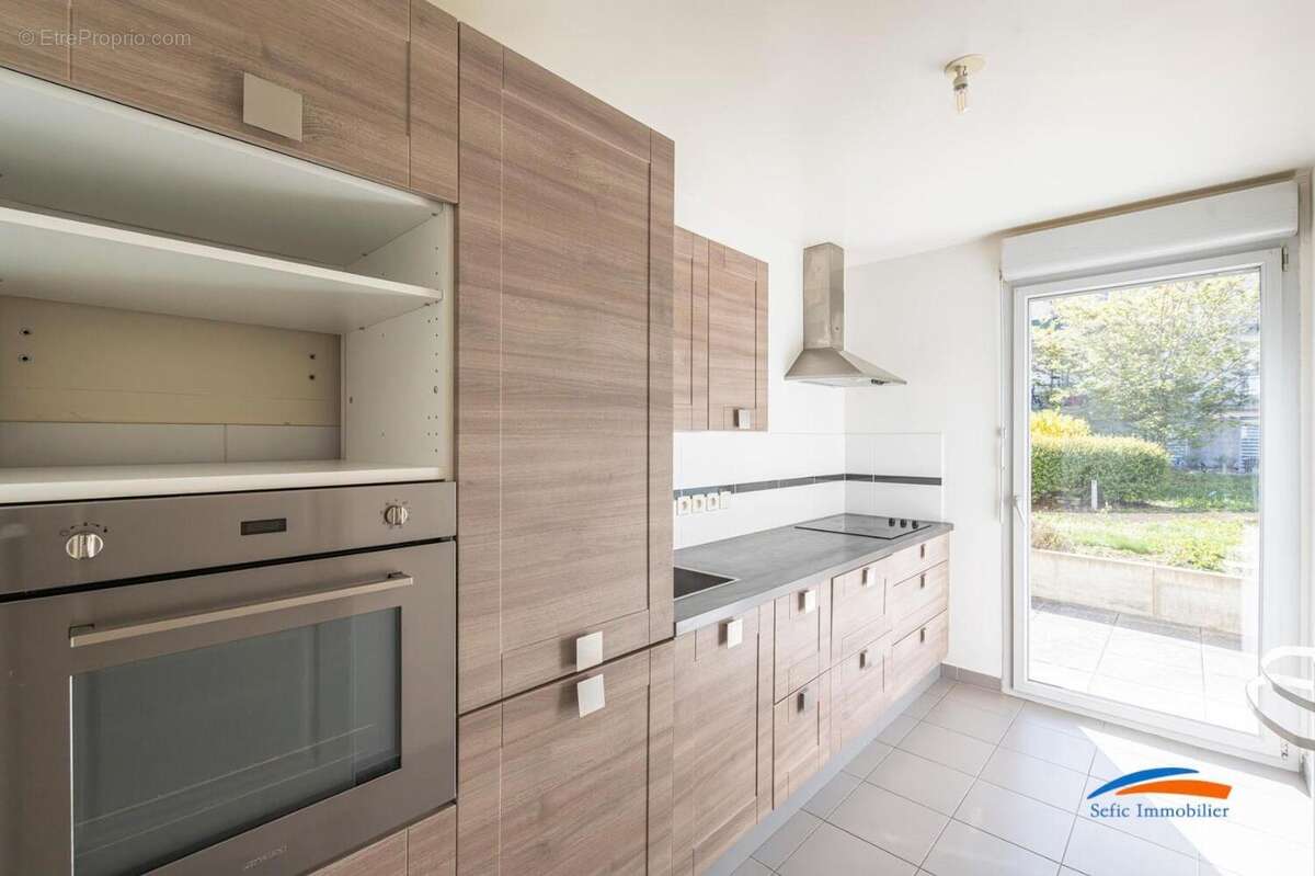   - Appartement à REIMS