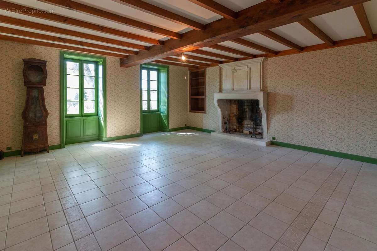 Maison à SEGONZAC