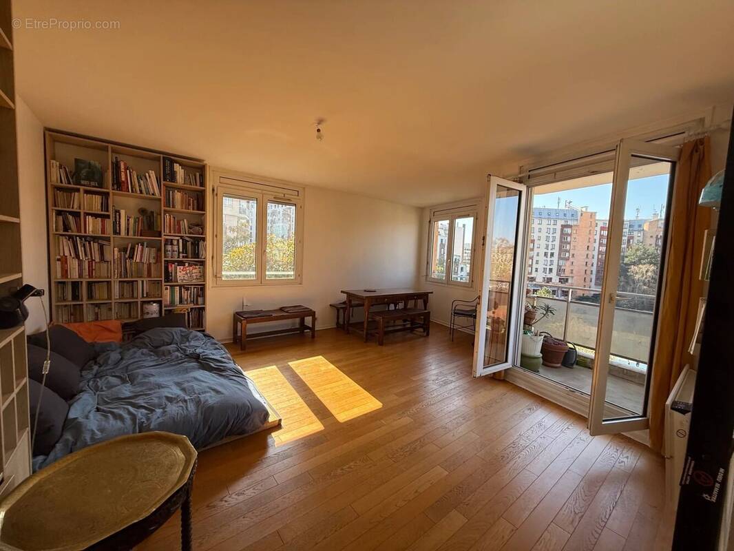 Appartement à PARIS-10E