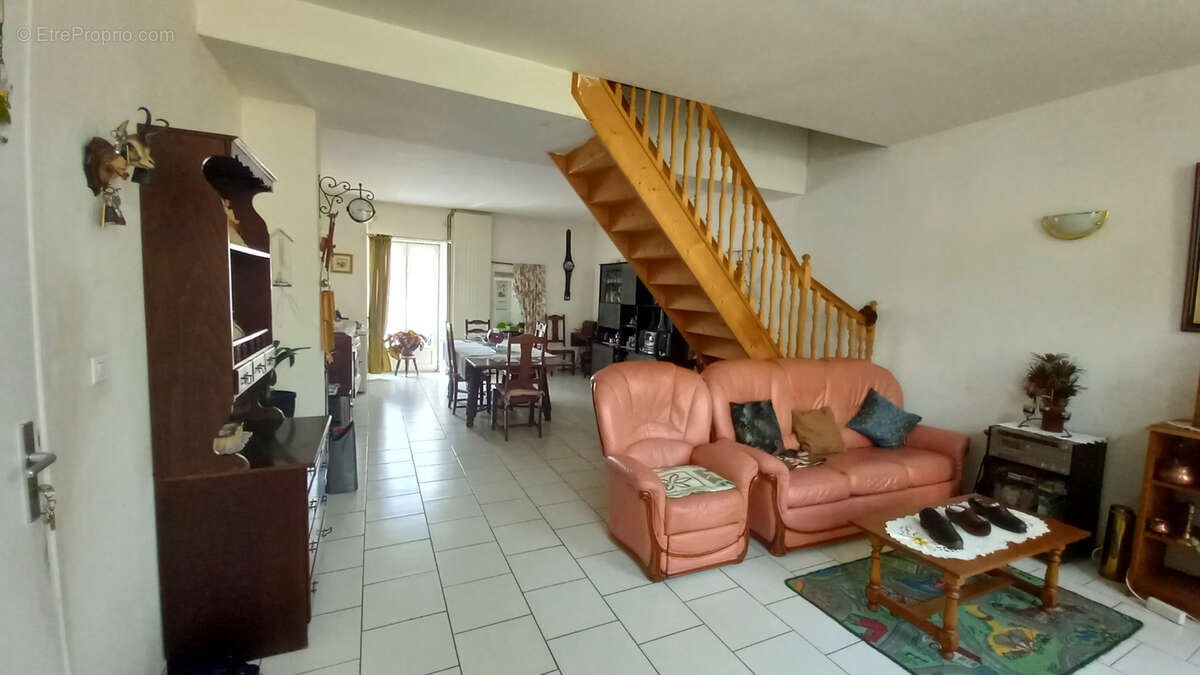 Appartement à ETREAUPONT
