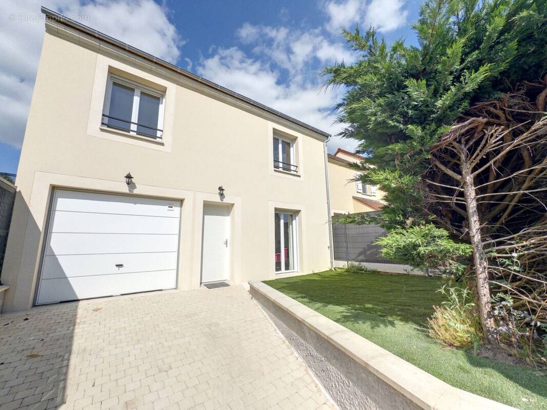 Maison à MAULE