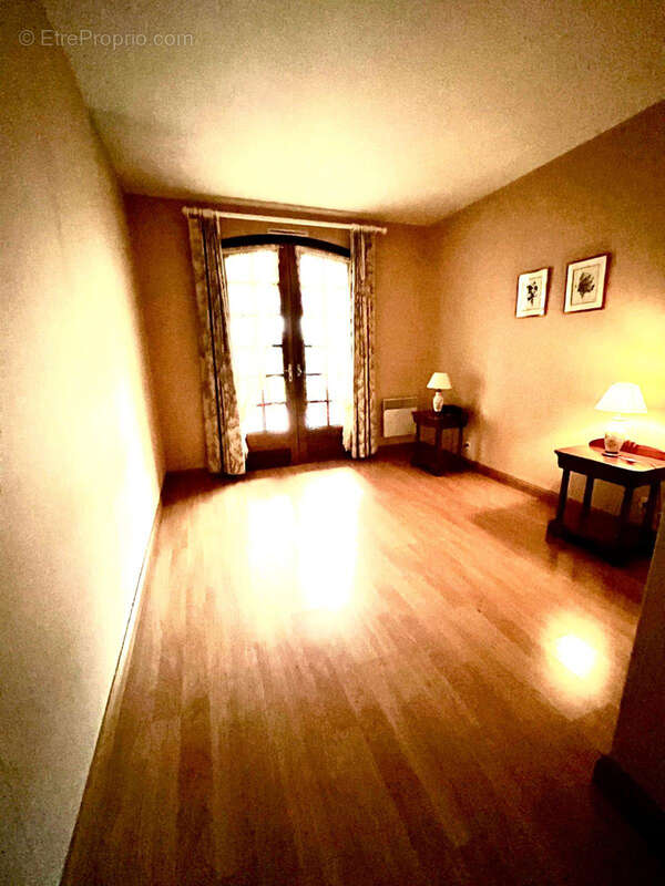 Maison à GENSAC-LA-PALLUE