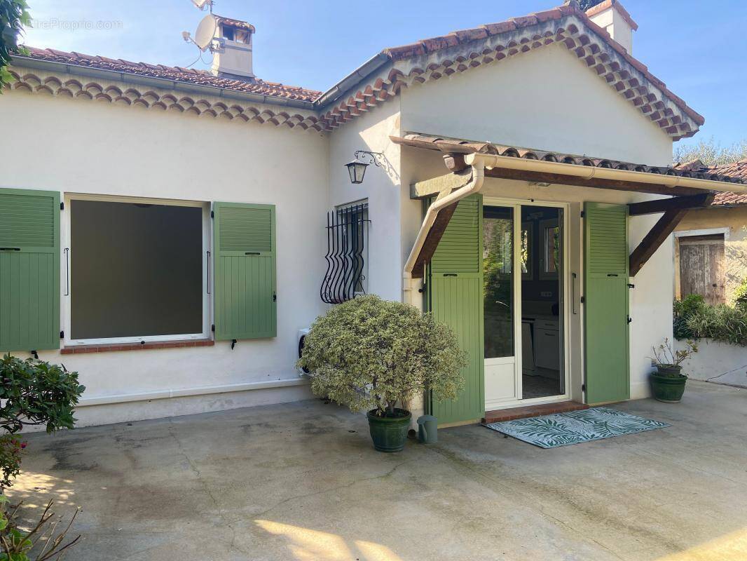 Maison à CAGNES-SUR-MER