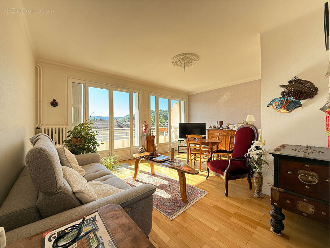 Appartement à LONS-LE-SAUNIER