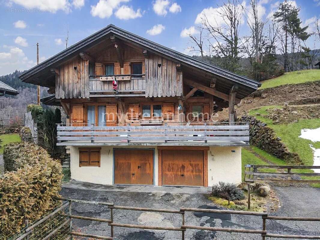 Maison à UGINE