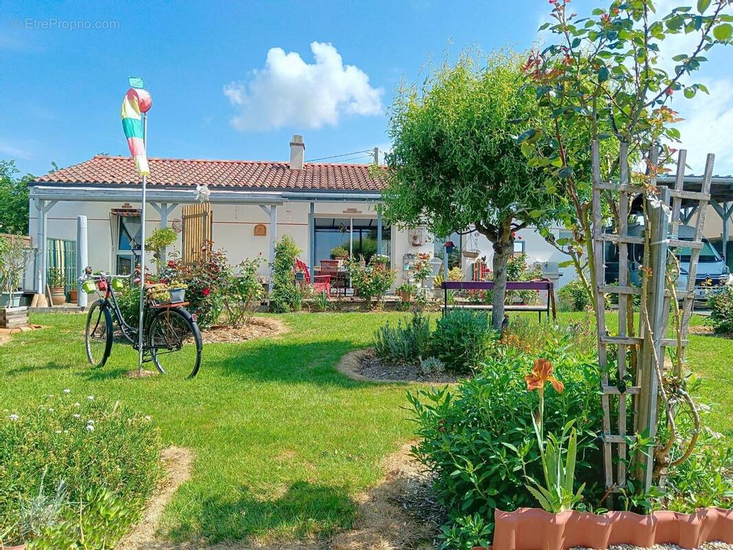 Photo 1 - Maison à LANDERONDE