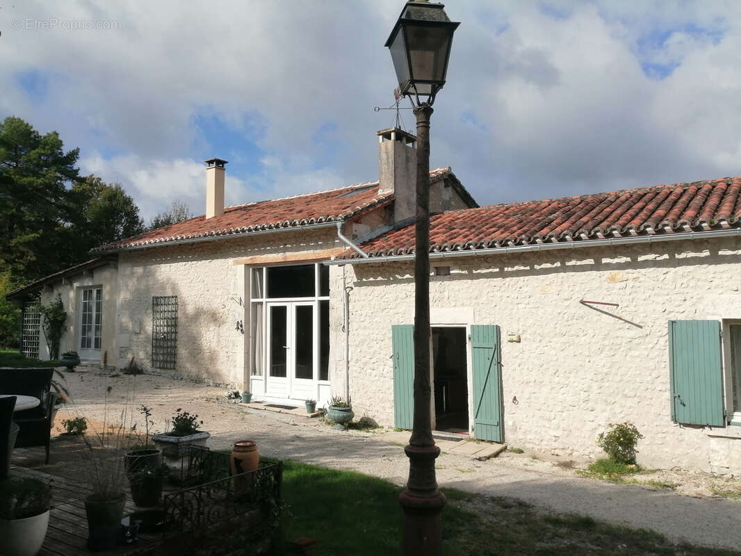 Maison à BOUTEILLES-SAINT-SEBASTIEN
