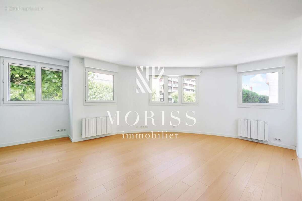 Appartement à CHARENTON-LE-PONT