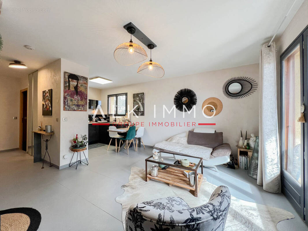 Appartement à SAINT-MARTIN-BELLEVUE