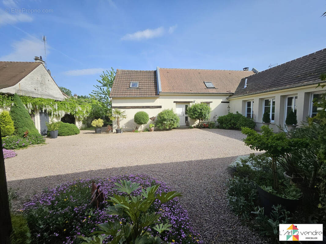 Maison à COMPIEGNE